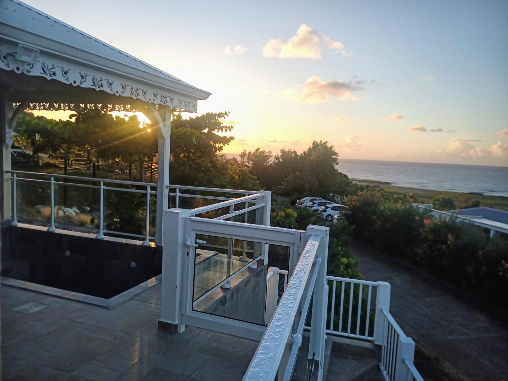 Aux Colibris Amoureux : Loft De Standing Avec Vue Mer Grand-Bourg  Exterior foto